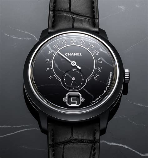 chanel montuur zijkant breed|Chanel monsieur watches.